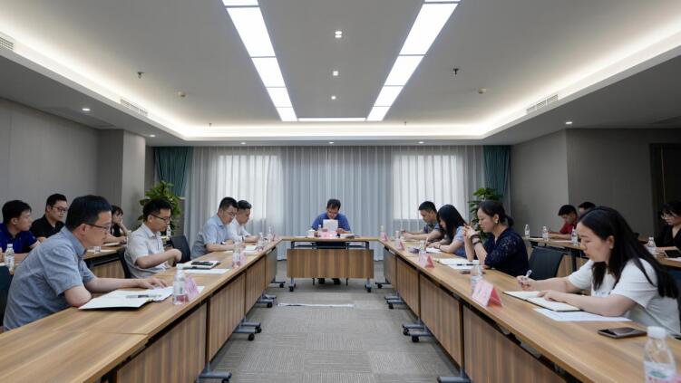 尊龙凯时集团召开规范上市公司业务治理专题会